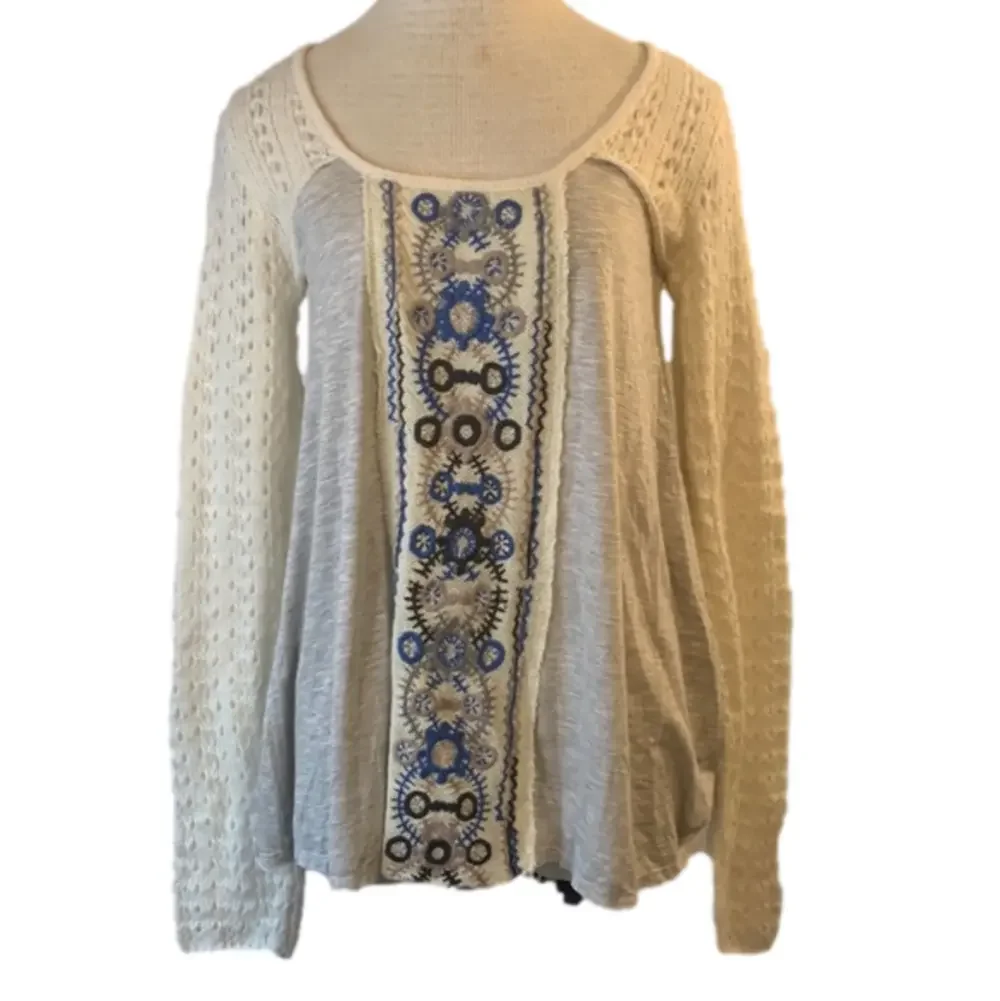 Free People sz M embroidered and crochet top